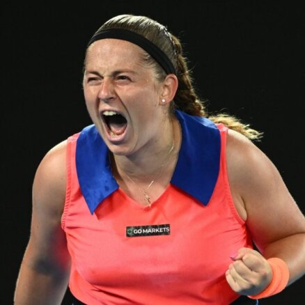 Ostapenko turnīru Abū Dabī sāk ar sarežģītu uzvaru