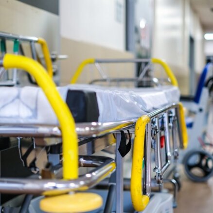 Covid-19 pacientu skaits Latvijas slimnīcās pieaudzis līdz 333