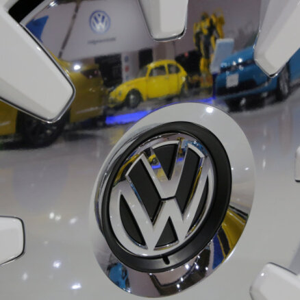 'Volkswagen' palielina investīcijas elektrisko automobiļu ražošanai
