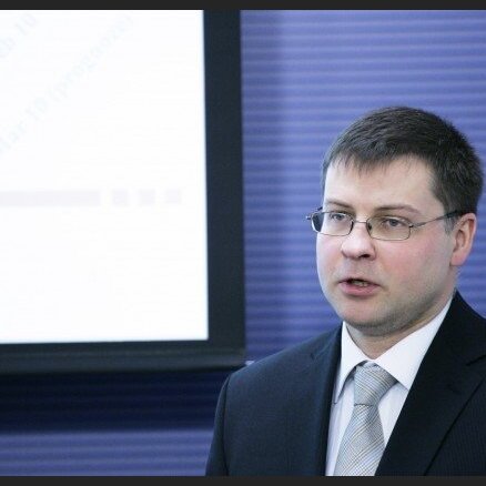 Dombrovskis: nebūtu pareizi demogrāfijas jautājumu risināt, caur nodokļu ieņēmumu prognozēm slēpti celt deficītu