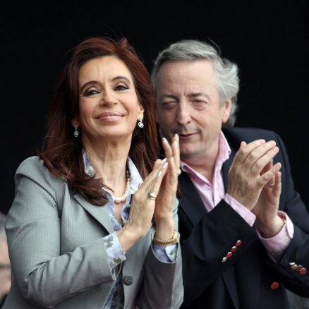 Argentīnas prezidentei galvas traumas dēļ uz mēnesi noteikts atpūtas režīms