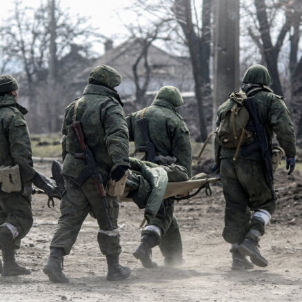 Ukraina: diennakts laikā iznīcināti gandrīz 1000 okupantu, notriekti 11 droni