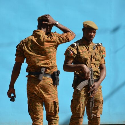 Uzbrukumā kalnrūpniecības firmas konvojam Burkinafaso nogalināti 37 cilvēki