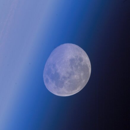 Ķīna uzbūvē 'mākslīgo Mēnesi' gravitācijas eksperimentiem
