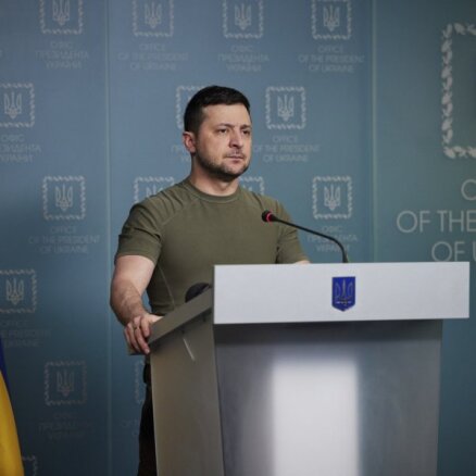 Zelenskis: uzlidojums dzemdību namam Mariupolē ir pierādījums Krievijas genocīdam pret ukraiņiem