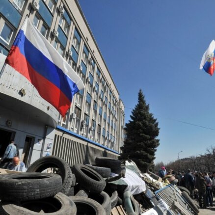 Беспорядки в Донецкой области: над мэрией – флаг РФ; начальник милиции подал в отставку