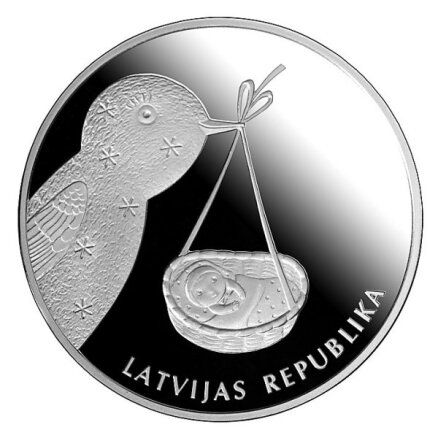 Латвийской монетой 2013 года признана "Колыбельная монета"