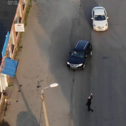 Video: Policija ar dronu stundas laikā fiksējusi sešus agresīvus braucējus