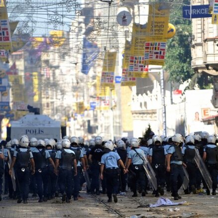 Беспорядки в Турции: за разжигание розни арестованы 24 блогера