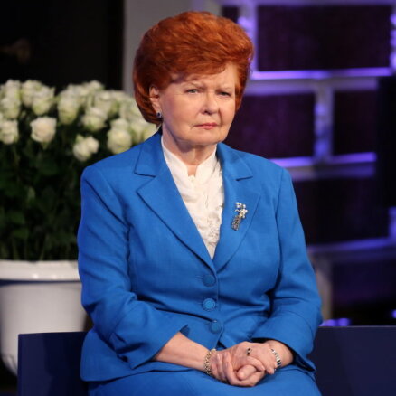 Вике-Фрейберга обвинила народ Латвии в "злости и зависти" к ней, пригрозила, что ее похоронят в Канаде