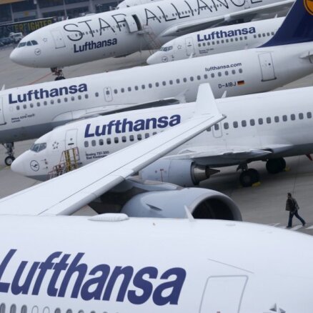 Streika dēļ 'Lufthansa' atceļ gandrīz visus reisus Frankfurtes un Minhenes lidostās