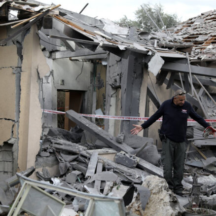 Video: No Gazas izšauta raķete iznīcina māju Izraēlas centrālajā daļā