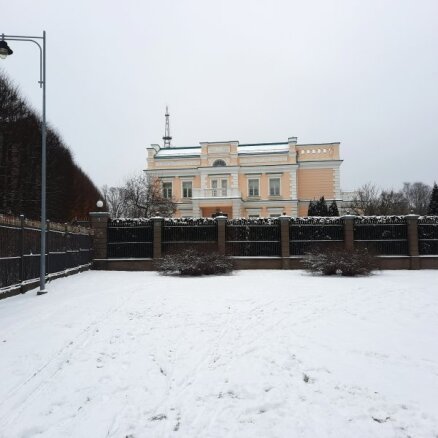 Foto: Āgenskalna vēsturiskajai Mindela villai joprojām nav izdevies atrast pircēju; cenu nesamazina