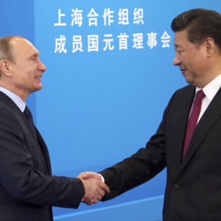 Pekina novēršas no Maskavas: Ķīnas tiešo investīciju apjoms Krievijā sarūk par 25%