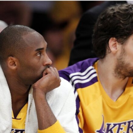 Brauns atlaists no 'Lakers' komandas galvenā trenera posteņa