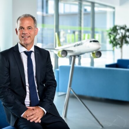 Зарплата руководителя airBaltic Мартина Гаусса в прошлом году выросла на 20,7%