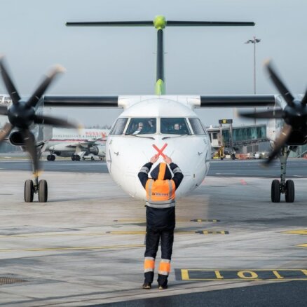 Lidostā 'Rīga' tehnisku problēmu dēļ atgriežas 'airBaltic' lidmašīna
