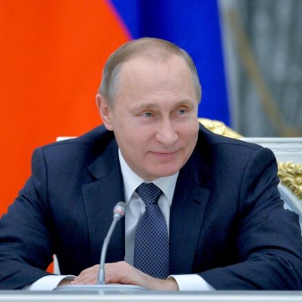 Putins paraksta likumu, kas ļauj viņam būt prezidentam līdz 2036. gadam