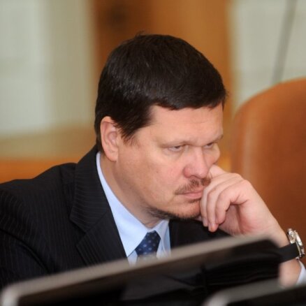 Ministrs Gerhards Rīgā ar auto traumējis dievkalpojuma apmeklētāju