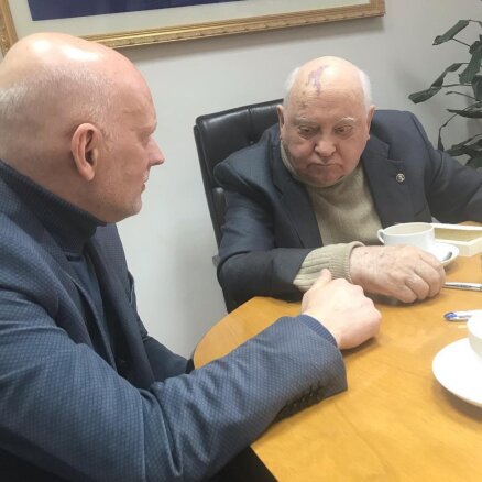 Hermanis Maskavā ticies ar Gorbačovu