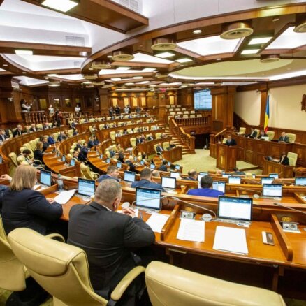 Moldovas parlaments apstiprina valsts valodas nosaukuma maiņu no 'moldāvu' uz 'rumāņu'