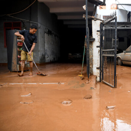 Indonēzijā plūdos bojāgājušo skaits sasniedz 66; gaidāmas jaunas lietavas