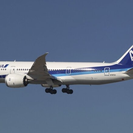 'Dreamliner' kārtējā neveiksme: lidmašīna atgriežas lidostā bojāta meteoradara dēļ