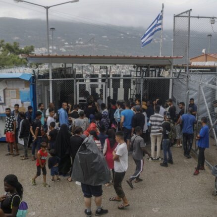 Grieķija būvēs jaunus migrantu centrus Vidusjūras salās