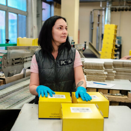 'Palīdzēsim, kā varēsim!' Kā veicas ukraiņiem, kuri jau gadiem strādā Vecmīlgrāvja uzņēmumos