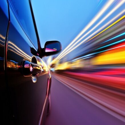 Антирекорд скорости на дорогах Латвии: лихач мчался на 209 км/ч