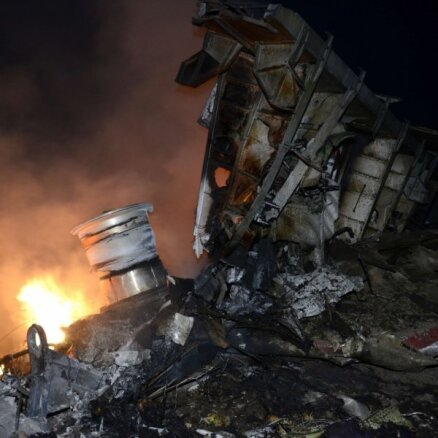 Ukrainas austrumos notriekta lidmašīna ar 295 cilvēkiem; ASV fiksējušas izšautu raķeti (teksta tiešraides arhīvs)
