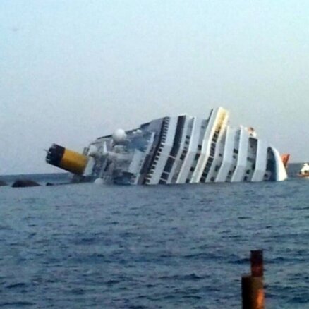 'Costa Concordia' upuru skaits pieaug līdz 17 - kuģī atrod bojāgājušu sievieti