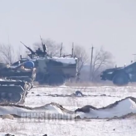 Video: Krievijas militārā tehnika izvēršas Donbasā