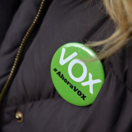 Spānijā pieaug galēji labējās partijas 'Vox' popularitāte