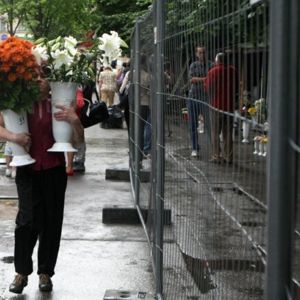 В Риге сносят цветочный рынок Sakta