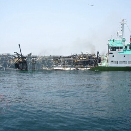 Video: Pie Japānas jūrā uzsprādzis tankkuģis