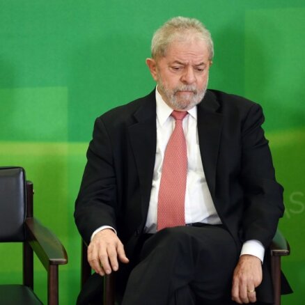 Brazīlijas eksprezidentam Lulam piespriests vēl viens 12 gadus ilgs cietumsods