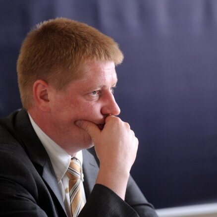 Satiksmes ministrs bažījas par nepamatotām biļešu cenām Rīgas sabiedriskajā transportā