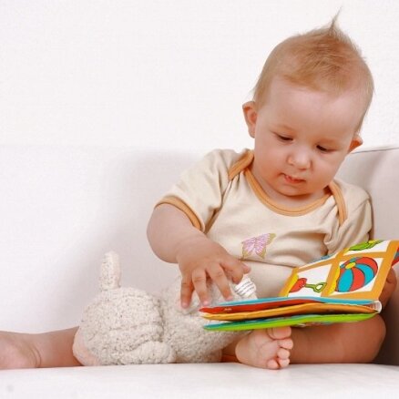 Bērni pusotra gada vecumā spēj lasīt domas