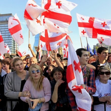 СМИ: население Грузии расстается с иллюзиями о вступлении в ЕС и НАТО