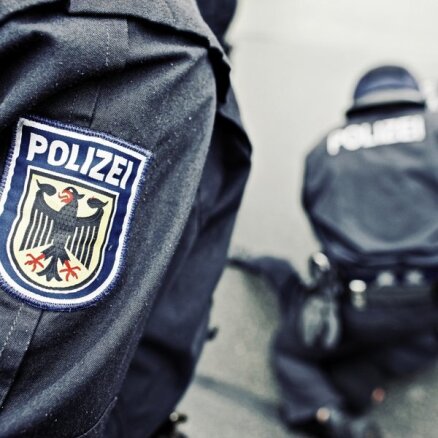 ВИДЕО: Немецкую полицию раскритиковали за жестокость к мигрантам