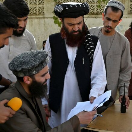 Krievija uzaicinās talibus uz starptautiskām sarunām Maskavā