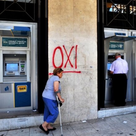 Diena pēc Grieķijas referenduma: Eiropa neziņā; eiro vērtība samazinās (teksta tiešraide)