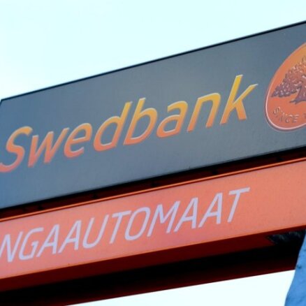 Igaunijas 'Swedbank ' noliedz baumas par finanšu grūtībām