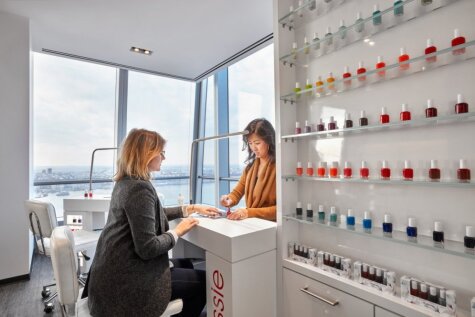 Лак, блеск, красота: 17 фото нового офиса L'Oréal, которые порадуют фанаток бренда