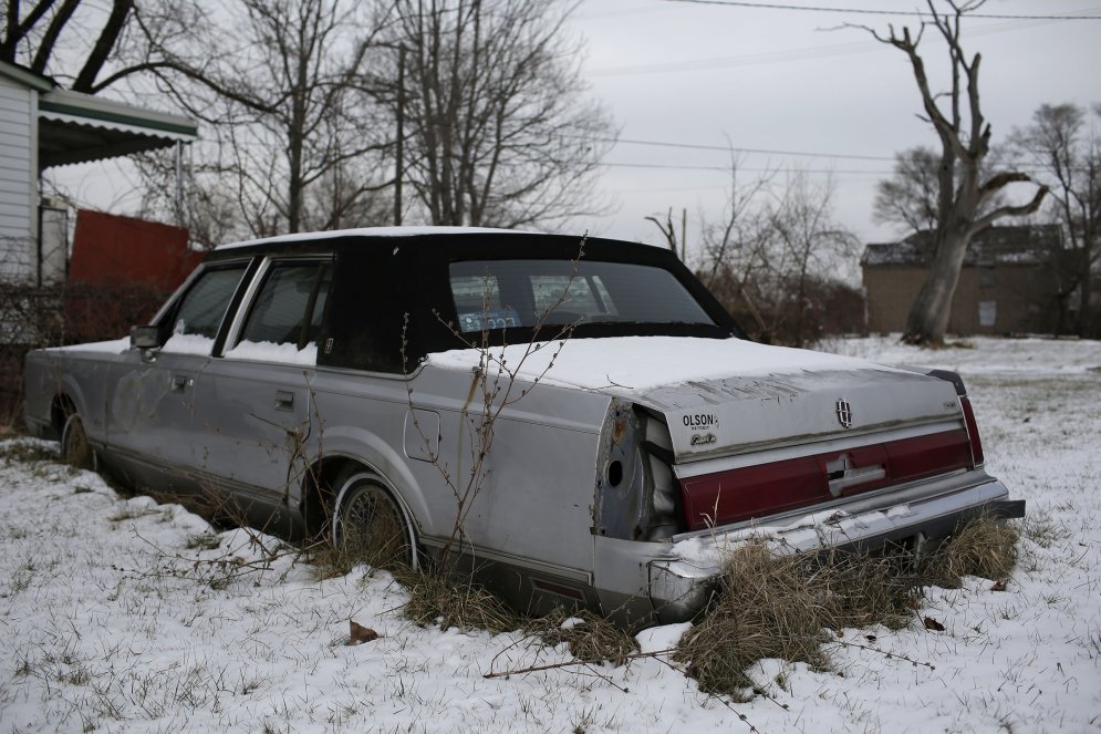 Pamestās automašīnas bankrotējušās Detroitas ielās