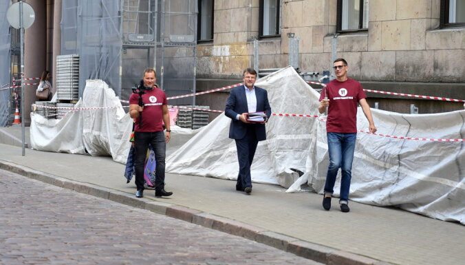 Компенсации уволенным антиваксерам и Латвия как "северный Дубай". Партия Шлесерса подала список кандидатов в депутаты 14-го Сейма