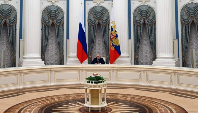 Minhenes Drošības konferences vadītājs: Krievijai ir vajadzīga 'deputinizācija'