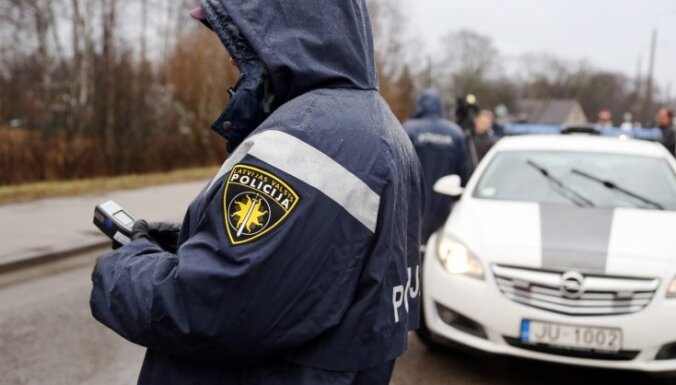 Valmieras pagastā policija apturējusi agresīvu autovadītāju 3,14 promiļu reibumā