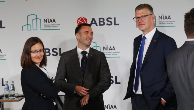 Rīgas domes koalīcijas veidošanas sarunas pirmdien notiks Rātsnamā